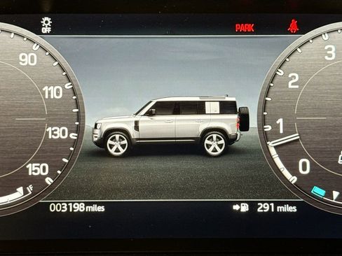 Used 2025 Land Rover Defender 110 S image 11
