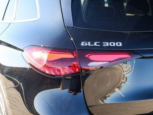Used 2023 Mercedes-Benz GLC 300 image 7