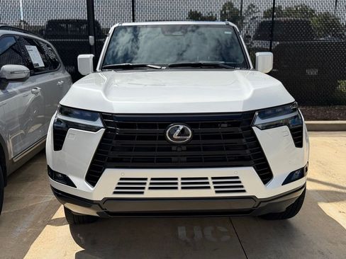 Used 2024 Lexus GX 550 w/ Accessory Package (2T) AWD/4WD image 2