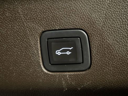 Used 2021 GMC Yukon SLT w/ SLT Luxury Package image 32