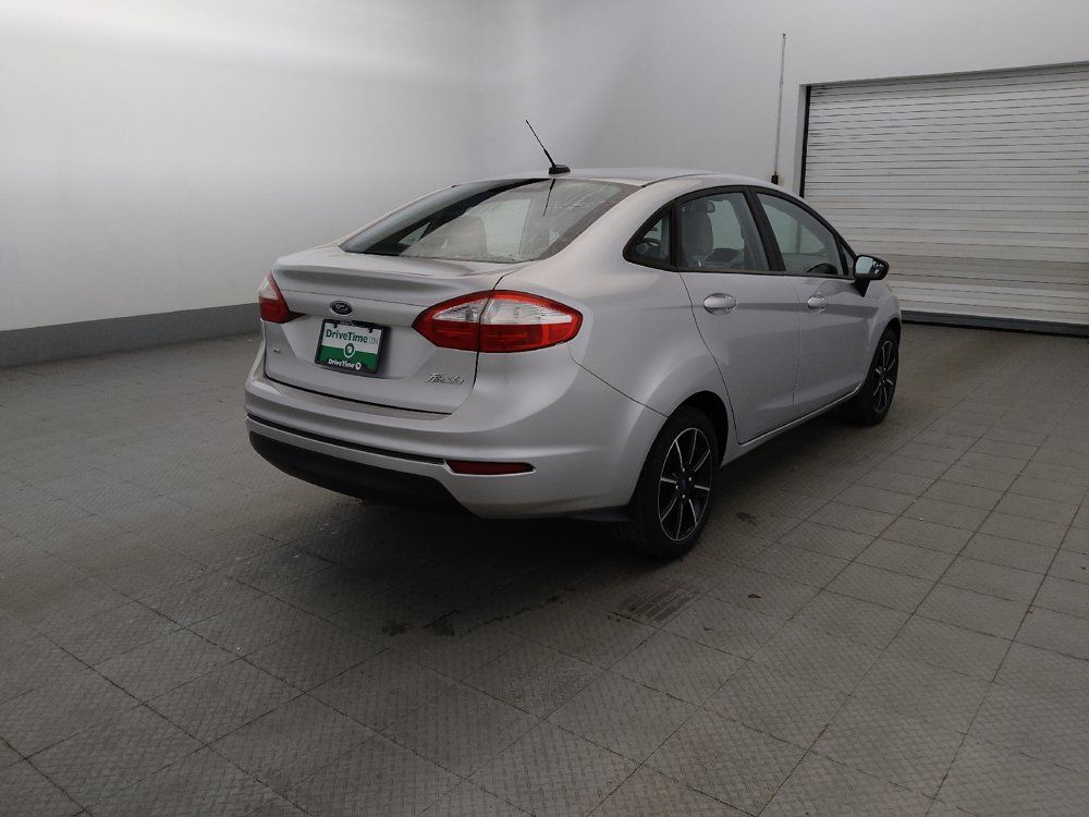 Used 2018 Ford Fiesta SE w/ Cold Weather Package FWD image 9