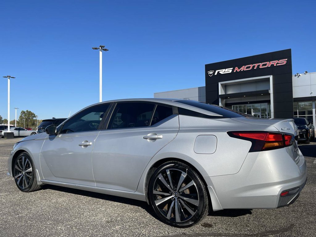 Used 2019 Nissan Altima 2.5 SR w/ SR Premium Package FWD image 3