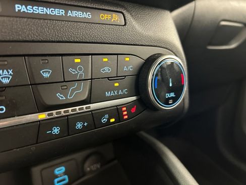 Used 2023 Ford Escape ST-Line Select AWD/4WD image 14