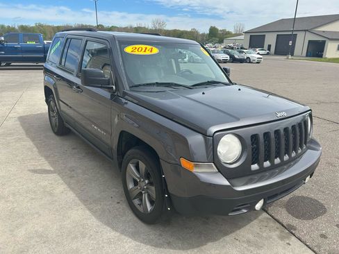 Used 2014 Jeep Patriot High Altitude FWD image 3