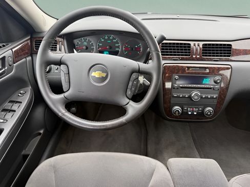 Used 2012 Chevrolet Impala LT FWD image 12