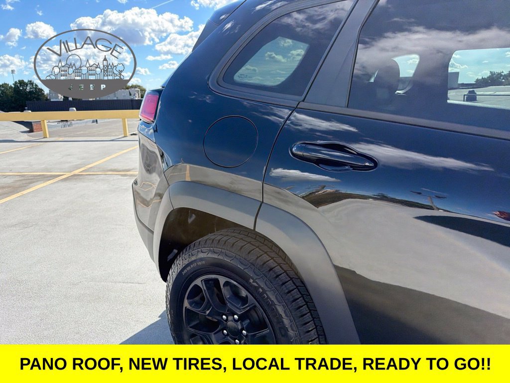 Used 2022 Jeep Cherokee Latitude w/ Sun & Sound Group AWD/4WD image 21