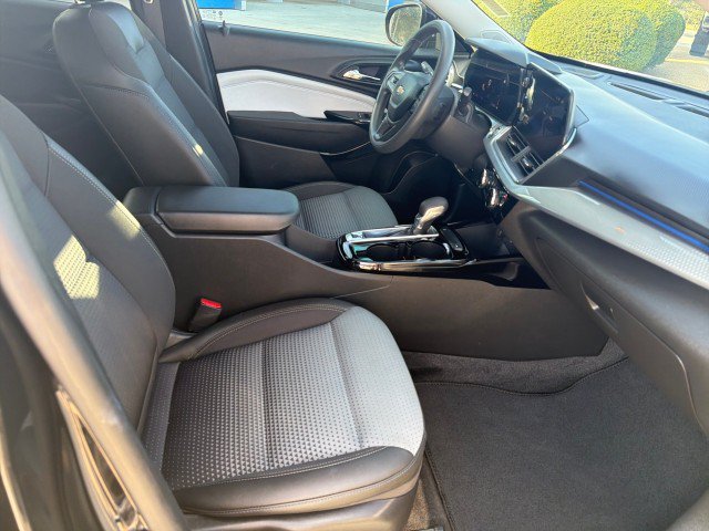 Used 2024 Chevrolet Trax LT FWD image 15