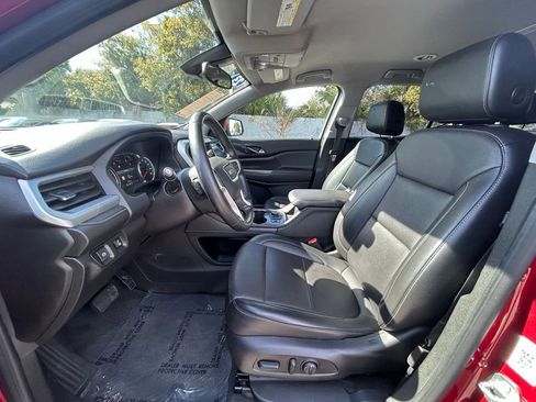 Used 2023 GMC Acadia SLT image 13