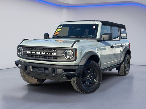 Used 2023 Ford Bronco Black Diamond image 2