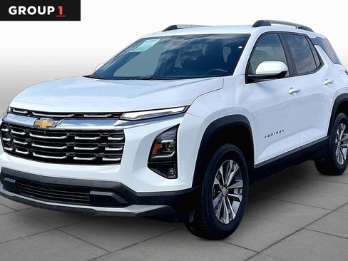 Used 2025 Chevrolet Equinox LT w/ Convenience Package II FWD image 1