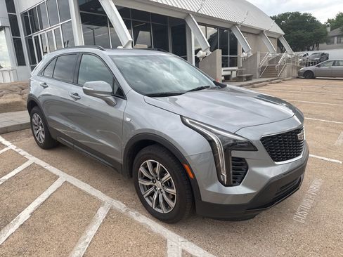 Used 2023 Cadillac XT4 Sport FWD image 3