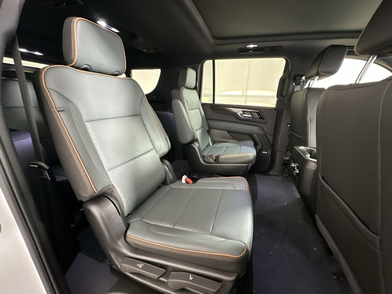 New 2027 GMC Yukon XL AT4 w/ Technology Package AWD/4WD image 25