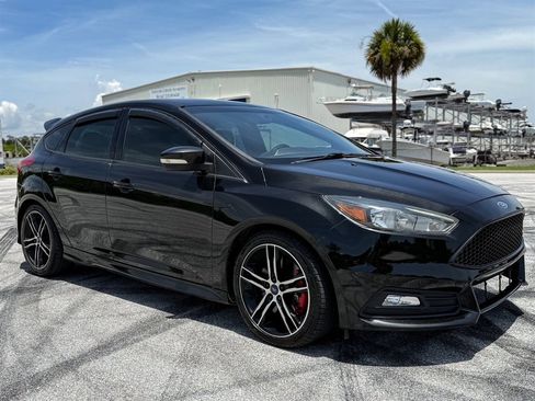 Used 2015 Ford Focus ST w/ Equipment Group 401A image 7