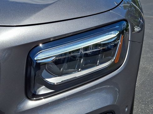 Used 2026 Mercedes-Benz GLB 250 4MATIC image 10