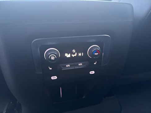 Used 2022 Chevrolet Tahoe High Country image 14