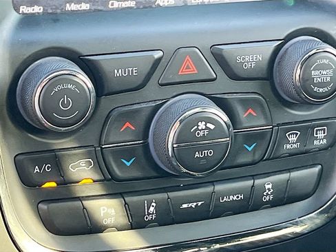 Used 2018 Dodge Durango SRT w/ Technology Group AWD/4WD image 16