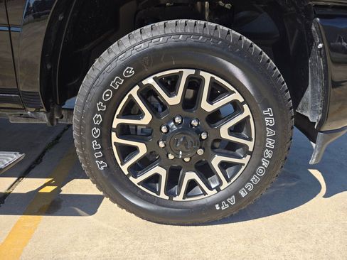 Used 2025 RAM 2500 Limited AWD/4WD image 27