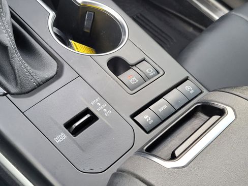 Used 2022 Toyota Highlander XSE image 18