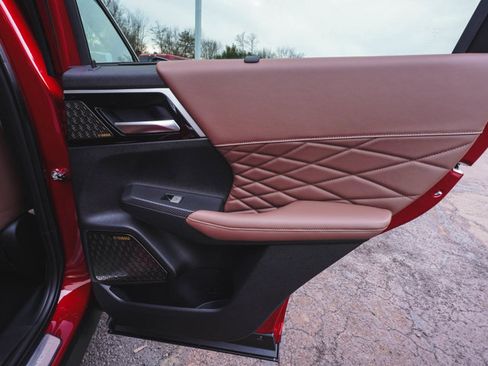 New 2026 Mitsubishi Outlander SEL image 14