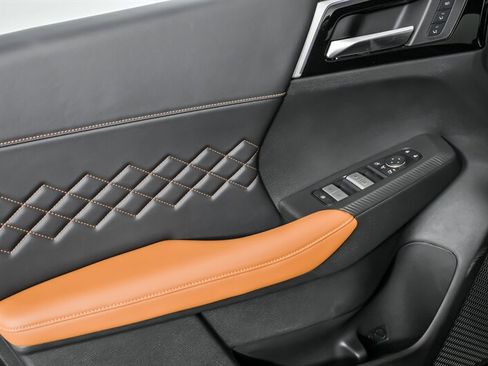 New 2025 Mitsubishi Outlander SEL image 11