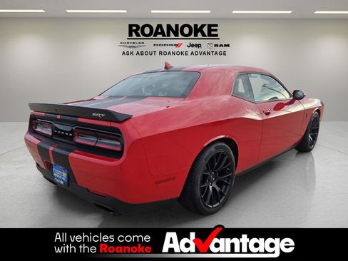 Used 2016 Dodge Challenger SRT Hellcat image 9