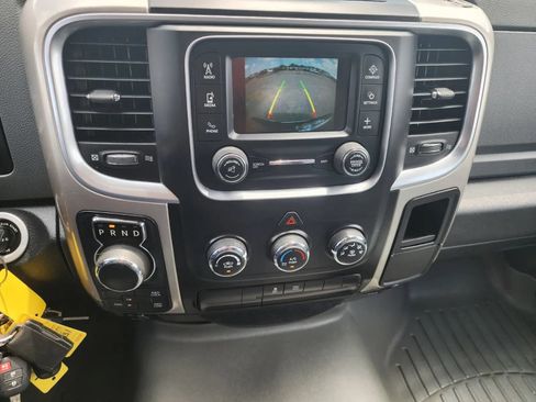 Used 2018 RAM 1500 Classic SLT AWD/4WD image 9