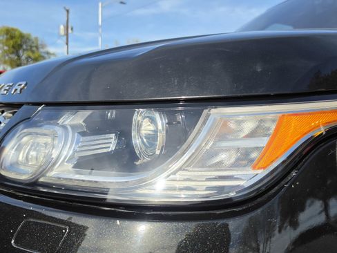 Used 2016 Land Rover Range Rover Sport HSE image 11