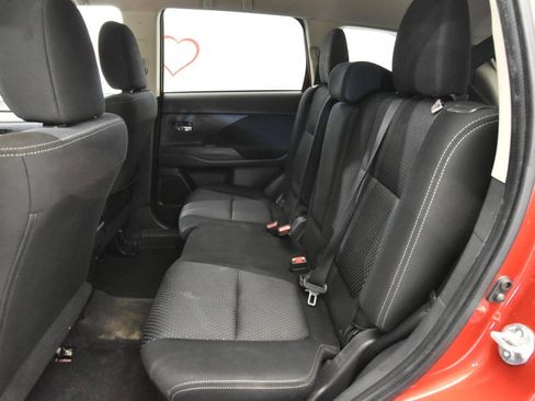 Used 2016 Mitsubishi Outlander ES image 14