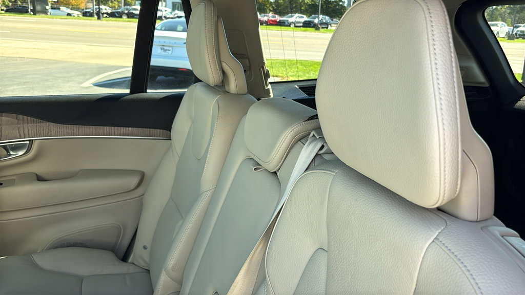 Certified 2024 Volvo XC90 B6 Plus AWD/4WD image 11