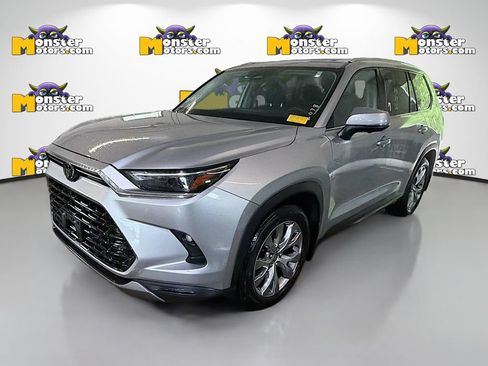 Used 2024 Toyota Grand Highlander AWD Hybrid image 1