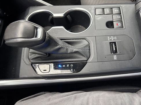 Used 2025 Toyota Highlander LE image 39