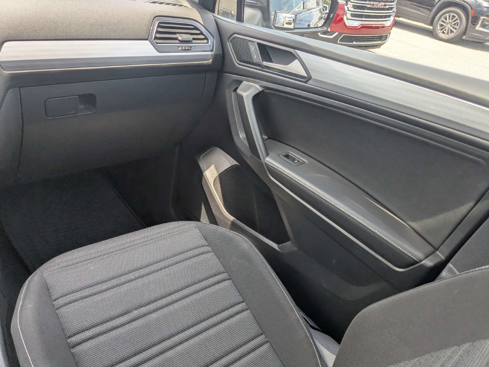 Used 2023 Volkswagen Tiguan S FWD image 18