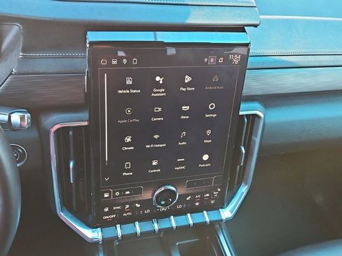 Used 2024 GMC Acadia Elevation FWD image 15