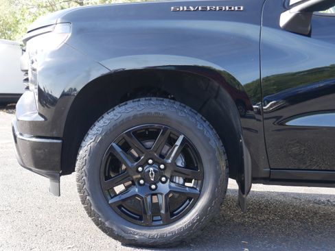 Certified 2023 Chevrolet Silverado 1500 Custom image 11