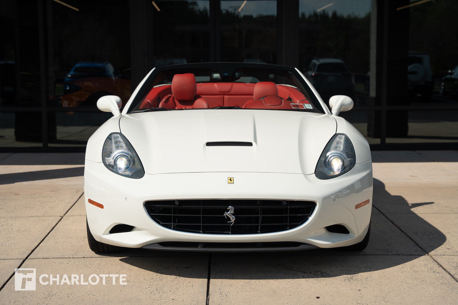 Used 2014 Ferrari California RWD image 5