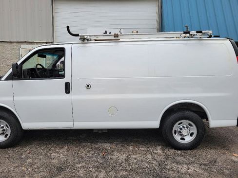 Used 2014 Chevrolet Express 2500 image 48
