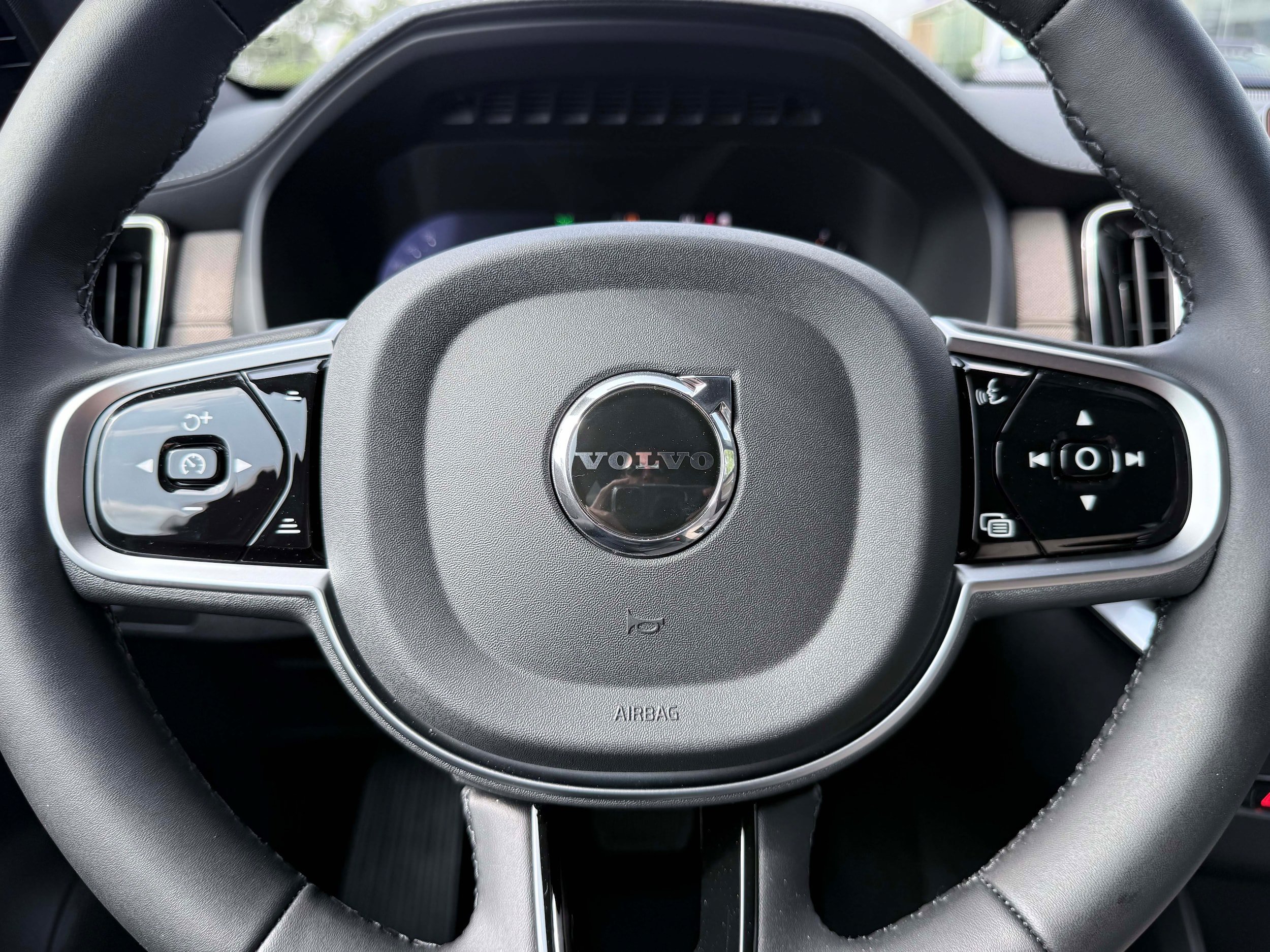 New 2026 Volvo XC90 B6 Plus w/ Protection Package Premier AWD/4WD image 22