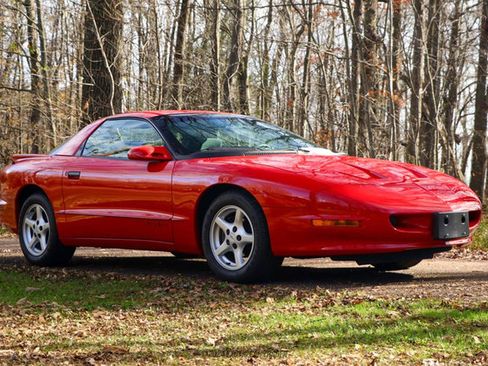 Used 1997 Pontiac Firebird Coupe w/ Opt Pkg image 12
