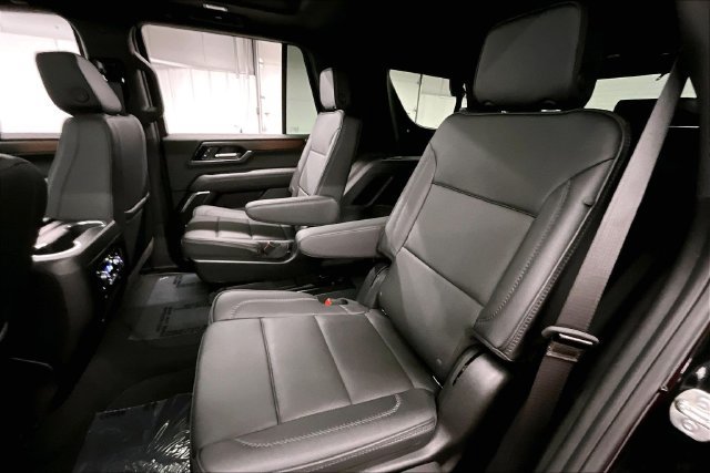 Used 2026 GMC Yukon Denali w/ Sun & Power Step Package AWD/4WD image 25