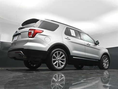 Used 2017 Ford Explorer Limited FWD image 34