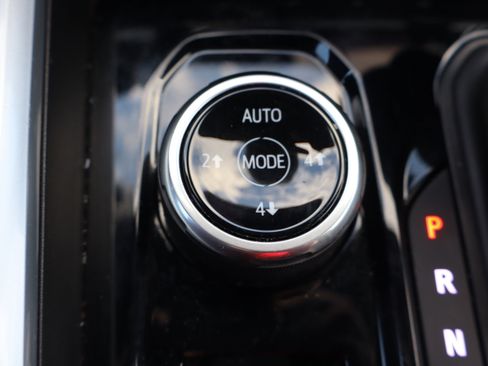 Used 2025 Chevrolet Colorado Trail Boss image 23