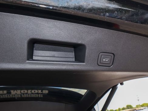 New 2026 GMC Acadia Denali Ultimate w/ LPO, Floor Liner Package FWD image 6