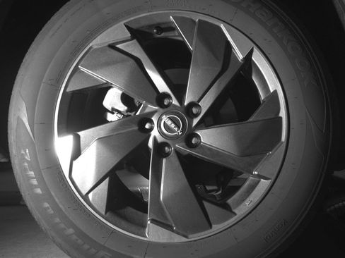 Used 2025 Nissan Rogue SV image 12