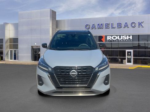 Used 2022 Nissan Kicks SR FWD image 3