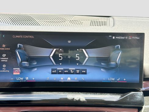 Used 2025 BMW i5 xDrive40 w/ M Sport Package AWD/4WD image 12