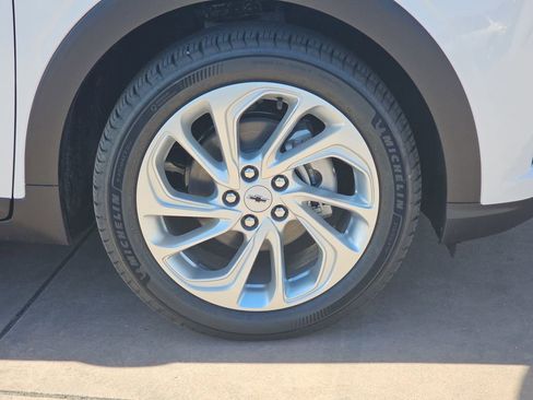 New 2027 Chevrolet Bolt LT image 37