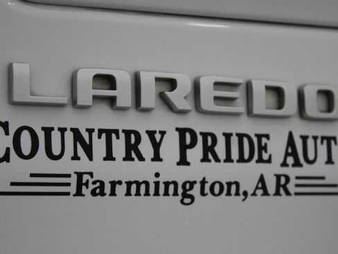 Used 2025 Jeep Grand Cherokee Laredo X image 31