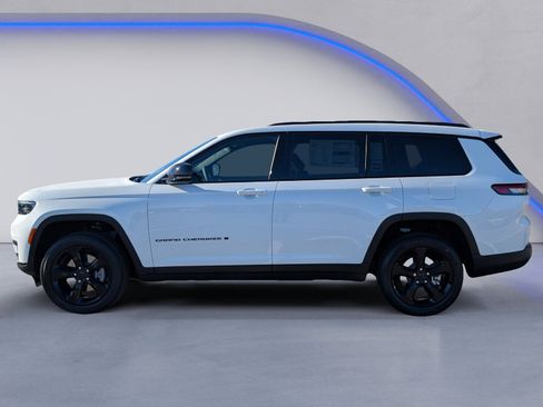 New 2025 Jeep Grand Cherokee L Altitude AWD/4WD image 3