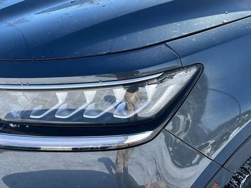 Used 2023 Kia Sorento LX image 4