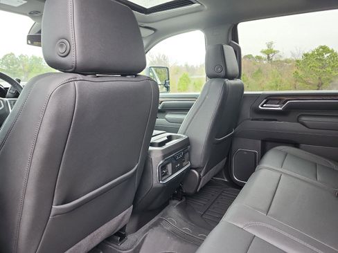 Certified 2025 GMC Sierra 2500 SLT w/ SLT Premium Package image 13